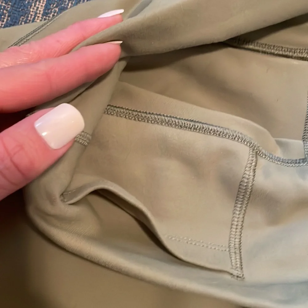 EUC Fabletics power hold workout pants - Picture 3 of 5